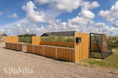 I tillegg til alle aktivitetsmulighetene i husets bassengavdeling, tilbyr også luksushus nr. 580 mengder av utendørsaktiviteter