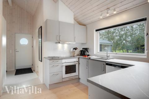 Kjøkkenet i luksushus nr. 578 i Lolland/Falster/Møn er godt innrettet.