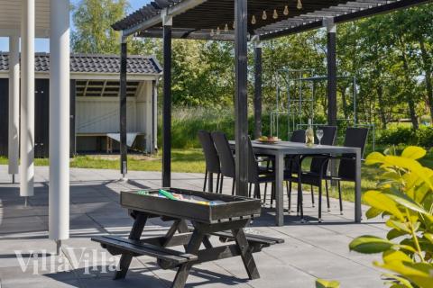 Luksushus nr. 578 har en deilig terrasse med gode hagemøbler til 12 personer.