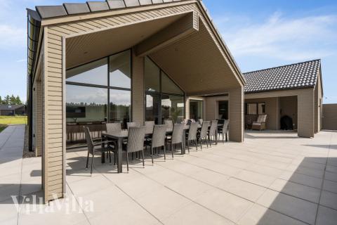 Stor terrasse i luksushus nr. 560 i Vestjylland.