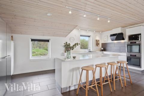 Kjøkkenet i luksushus nr. 557 er godt innrettet.