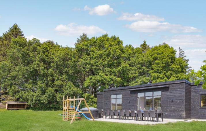 Dette lekre huset med spa, nr. 581, med plass til 16 personer, ligger i Østjylland
