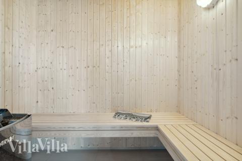 Nyt varmen i badstuen i luksushus nr. 583 til 24 personer