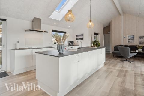 Kjøkkenet i luksushus nr. 594 er fullt utstyrt så dere lett kan lage mat til 20 personer.