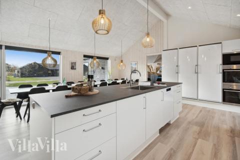 Kjøkkenet i luksushus nr. 594 er godt innrettet.