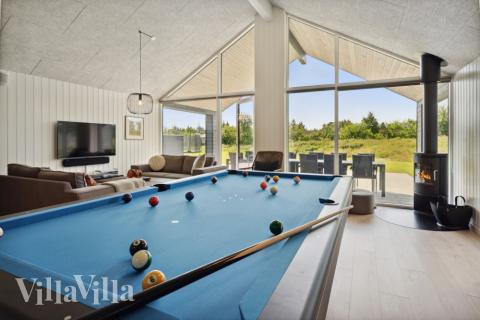 Aktivitetsrom i luksushus nr. 598 med 8 soverom og plass til 20 personer.