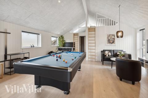 Aktivitetsrom i luksushus nr. 600 med 7 soverom og plass til 18 personer.