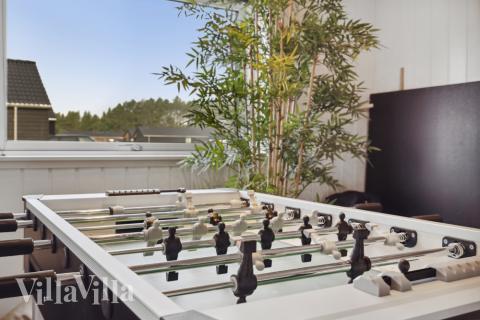 Luksushus nr. 600 til 18 personer tilbyr et stort aktivitetsrom med bl.a. biljard og dart