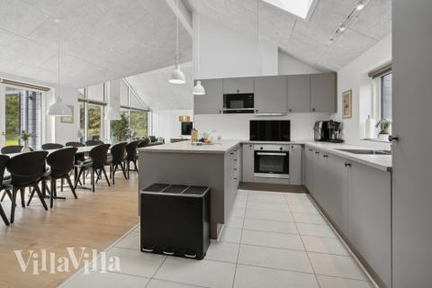 Kjøkkenet i luksushus nr. 595 er godt innrettet.