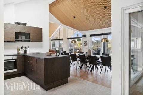 Kjøkkenet i luksushus nr. 584 er godt innrettet.