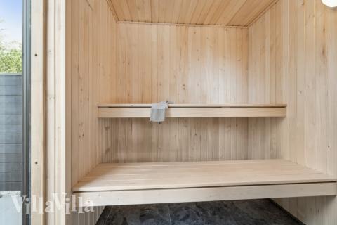 Nyt varmen i badstuen i luksushus nr. 585 til 24 personer