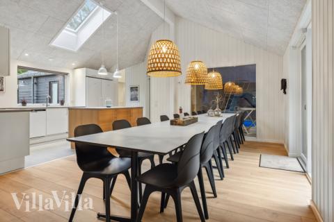 Oppholdsrom med plass til 18 i luksushus nr. 750.