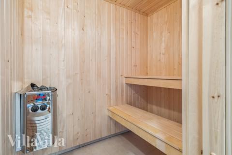 Nyt varmen i badstuen i luksushus nr. 750 til 18 personer