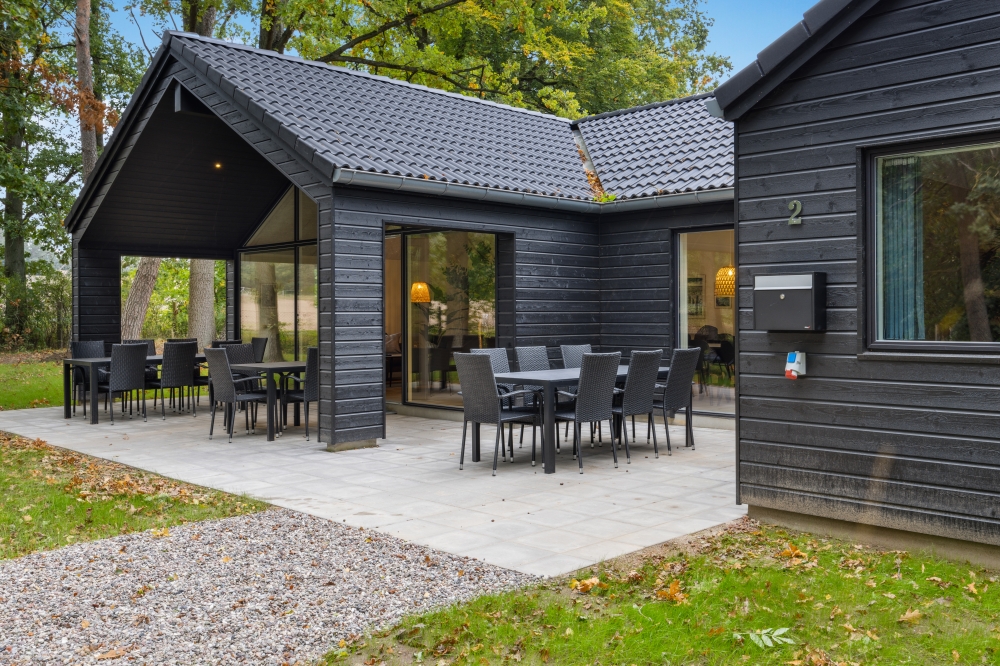 Luksushus nr. 750 har en deilig terrasse med gode hagemøbler til 18 personer.