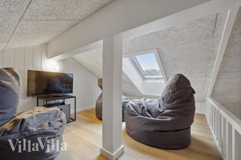 Noen av de 20 soveplassene i luksushus nr. 751 finnes på hems