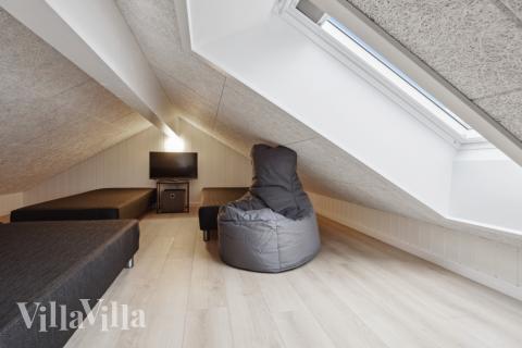 Noen av de 18 soveplassene i luksushus nr. 752 finnes på hems