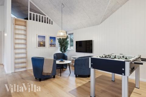 Luksushus nr. 752 til 18 personer tilbyr et stort aktivitetsrom med bl.a. biljard og dart