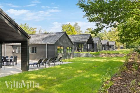 Dette lekre huset med svømmebasseng, nr. 752, med plass til 18 personer, ligger i Tyskland