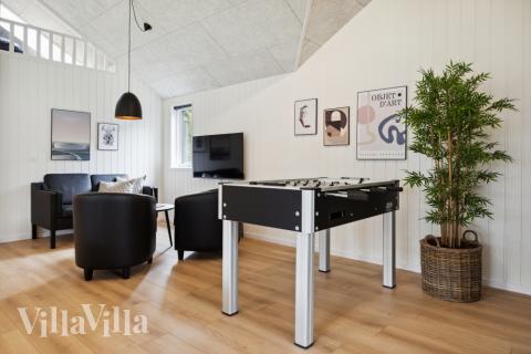 Luksushus nr. 755 til 16 personer tilbyr et stort aktivitetsrom med bl.a. biljard og dart