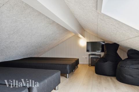 Noen av de 16 soveplassene i luksushus nr. 755 finnes på hems