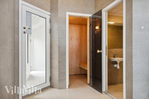 Nyt varmen i badstuen i luksushus nr. 755 til 16 personer