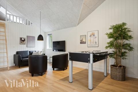 Luksushus nr. 756 til 16 personer tilbyr et stort aktivitetsrom med bl.a. biljard og dart