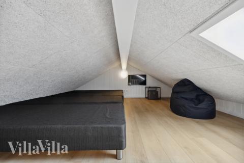 Noen av de 16 soveplassene i luksushus nr. 757 finnes på hems