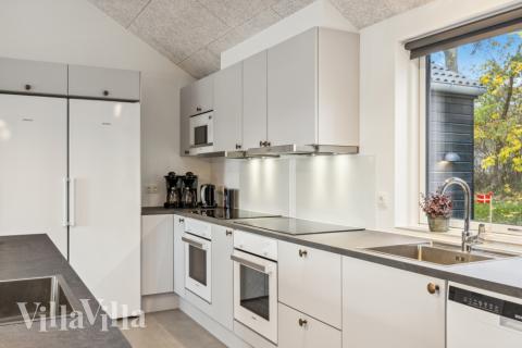 Kjøkkenet i luksushus nr. 758 er godt innrettet.