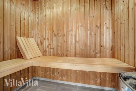 Nyt varmen i badstuen i luksushus nr. 548 til 20 personer