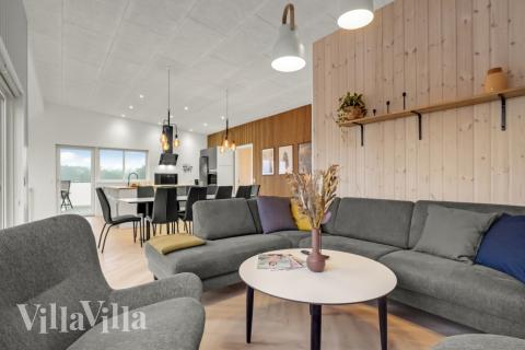 Sofakroken i luksushus nr. 603 i Limfjorden.