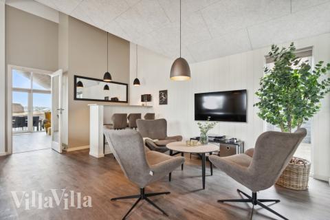 I tillegg til alle aktivitetsmulighetene i husets bassengavdeling, kan du også spille biljard, bordtennis og dart i luksushus nr. 609