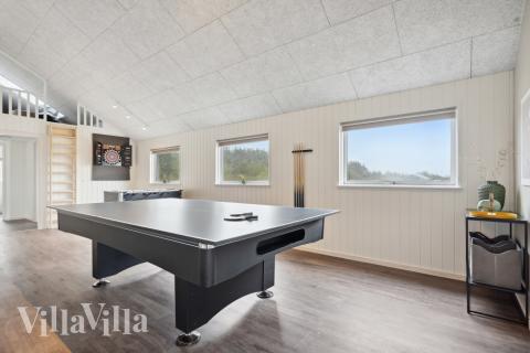 Luksushus nr. 609 til 18 personer tilbyr et stort aktivitetsrom med bl.a. biljard og dart