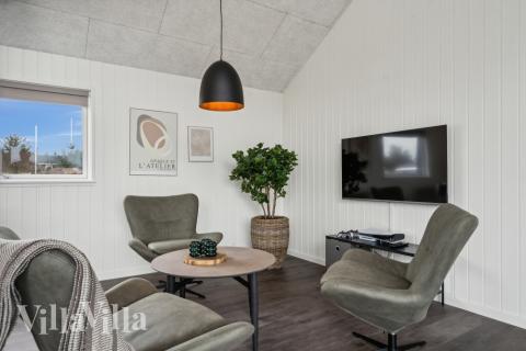 Luksushus nr. 610 til 18 personer tilbyr et stort aktivitetsrom med bl.a. biljard og dart