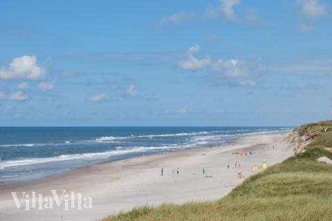 Den flotte stranden nær luksushus nr. 613 ved Vestjylland.