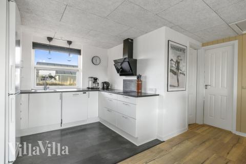 Kjøkkenet i luksushus nr. 613 er fullt utstyrt så dere lett kan lage mat til 8 personer.