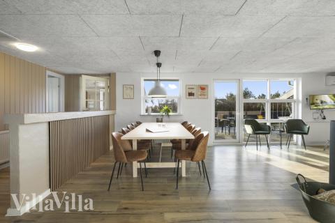 Oppholdsrom med plass til 8 i luksushus nr. 613.