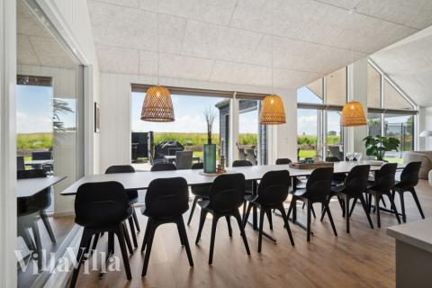 Oppholdsrom med plass til 16 i luksushus nr. 618.