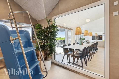 Det flotte bassenget i luksushus nr. 618 til 16 personer