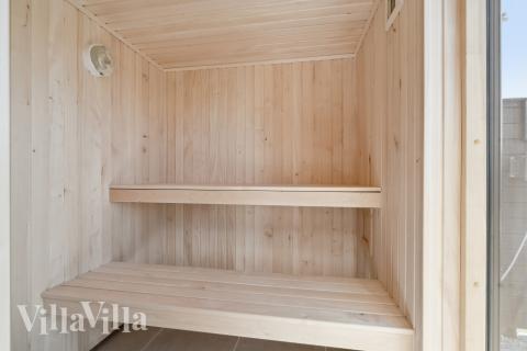 Nyt varmen i badstuen i luksushus nr. 618 til 16 personer