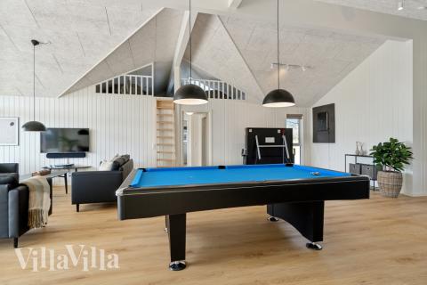 Luksushus nr. 619 til 30 personer tilbyr et stort aktivitetsrom med bl.a. biljard og dart