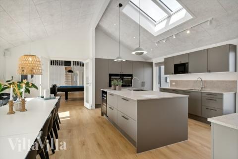 Kjøkkenet i luksushus nr. 619 er godt innrettet.