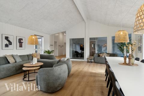 Sofakroken i luksushus nr. 619 i Nordjylland.