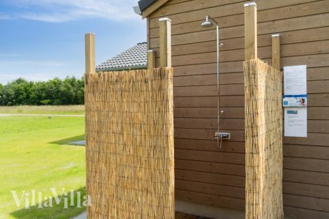 I tillegg til alle aktivitetsmulighetene i husets bassengavdeling, tilbyr også luksushus nr. 620 mengder av utendørsaktiviteter