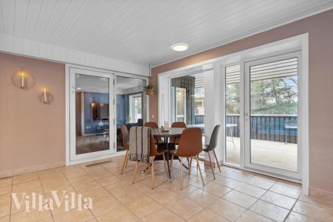 Det flotte bassenget i luksushus nr. 623 til 15 personer