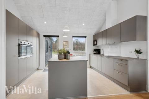 Kjøkkenet i luksushus nr. 627 er godt innrettet.