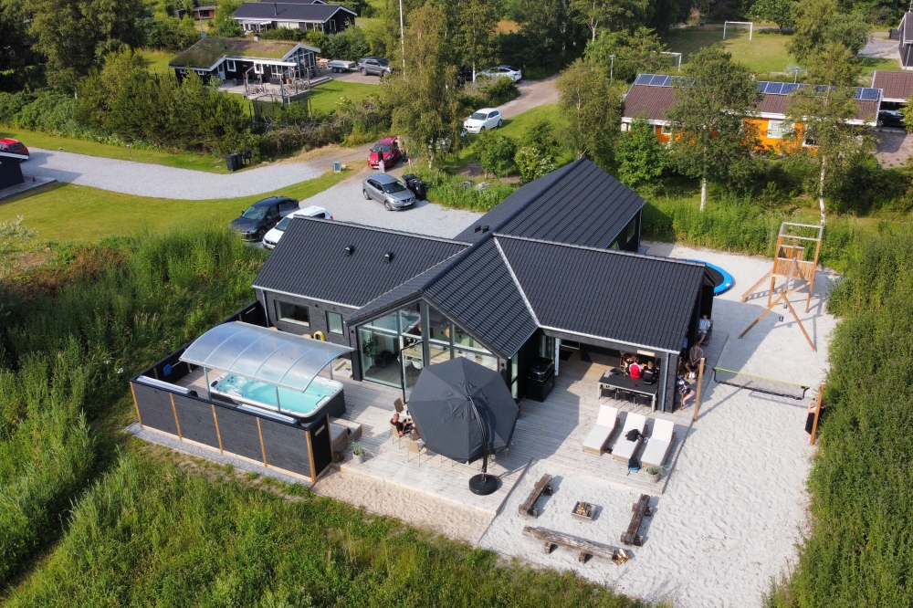 Dette lekre huset med spa, nr. 628, med plass til 12 personer, ligger i Nordjylland