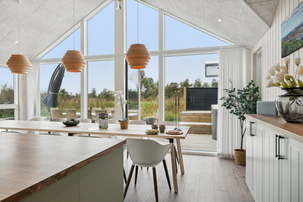 Kjøkkenet i luksushus nr. 628 i Nordjylland er godt innrettet.