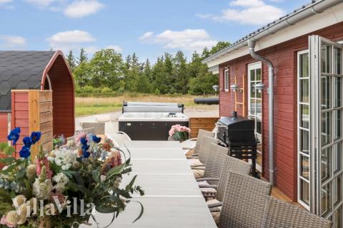 Luksushus nr. 629 har en deilig terrasse med gode hagemøbler til 20 personer.