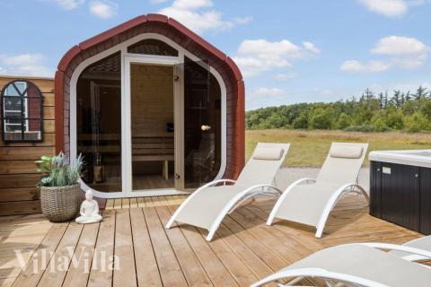 Nyt varmen i badstuen i luksushus nr. 629 til 20 personer