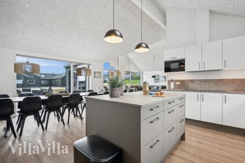 Kjøkkenet i luksushus nr. 632 i Sydjylland er godt innrettet.